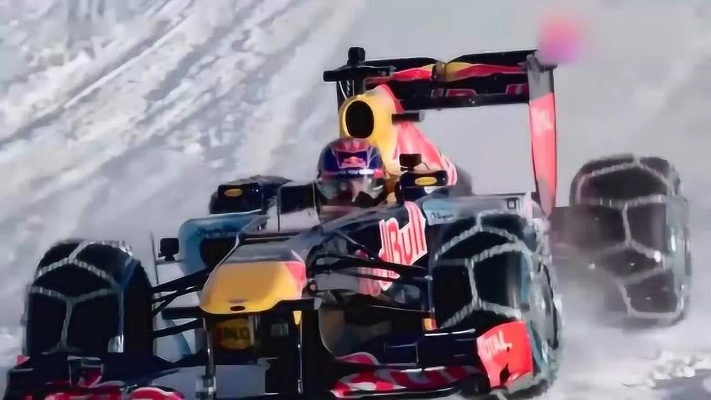 F1赛车手滑雪惊险一幕速度与挑战并存-第3张图片-www.211178.com_果博福布斯